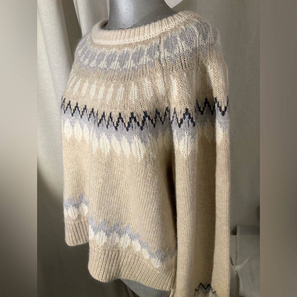 Women's Cream Patterned Sweater - Picture 11 of 12